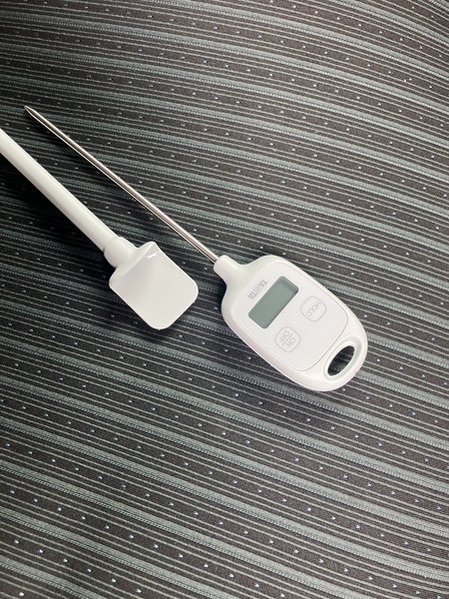 タニタ デジタル温度計 TT-583 BLの写真