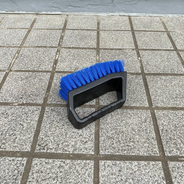 握りやすいタイヤブラシ